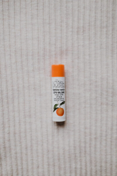 Orange-vanilla lip balm